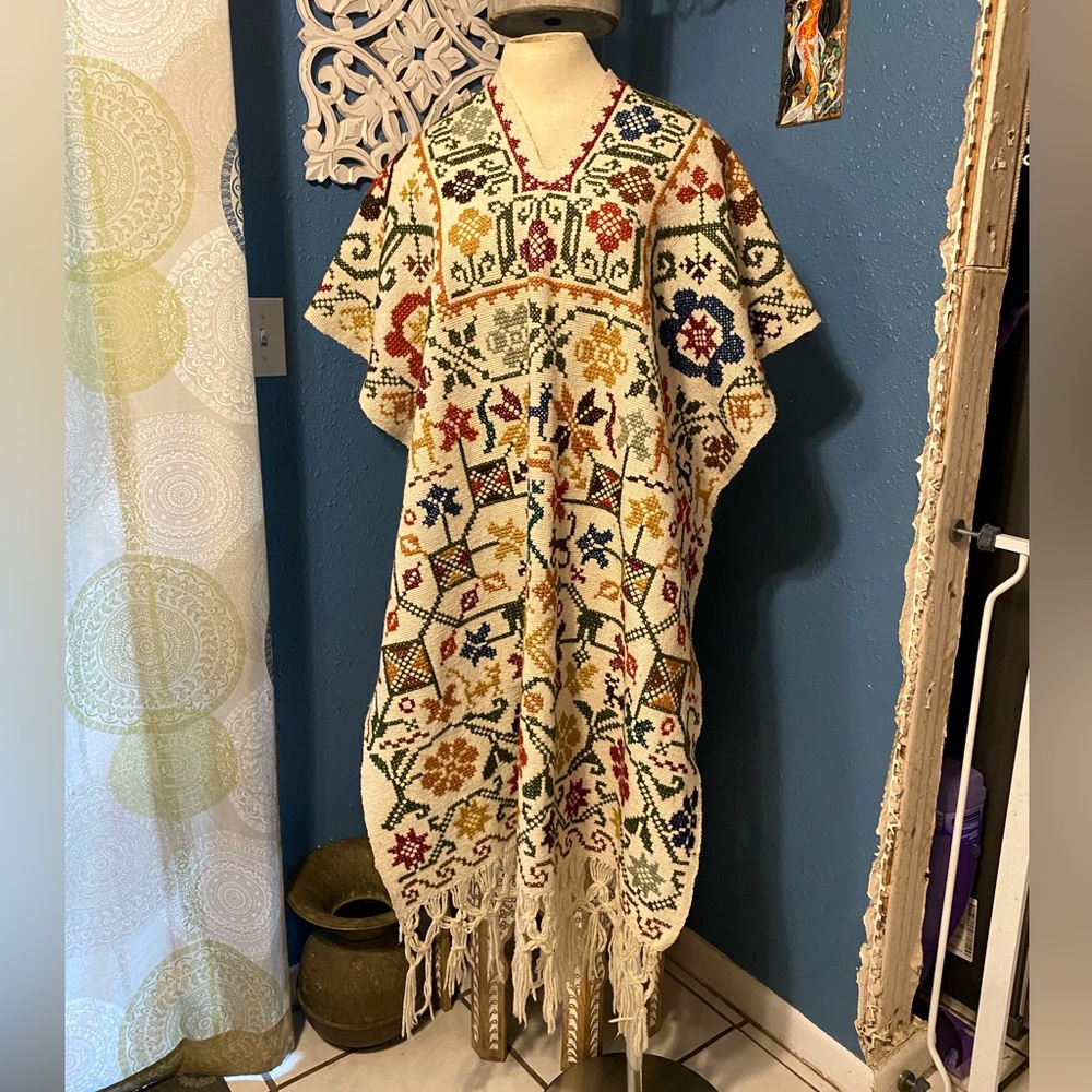 Vintage 70s Handwoven Embroidered Floral Flower Shawl Poncho Tapestry Hippy Boho
